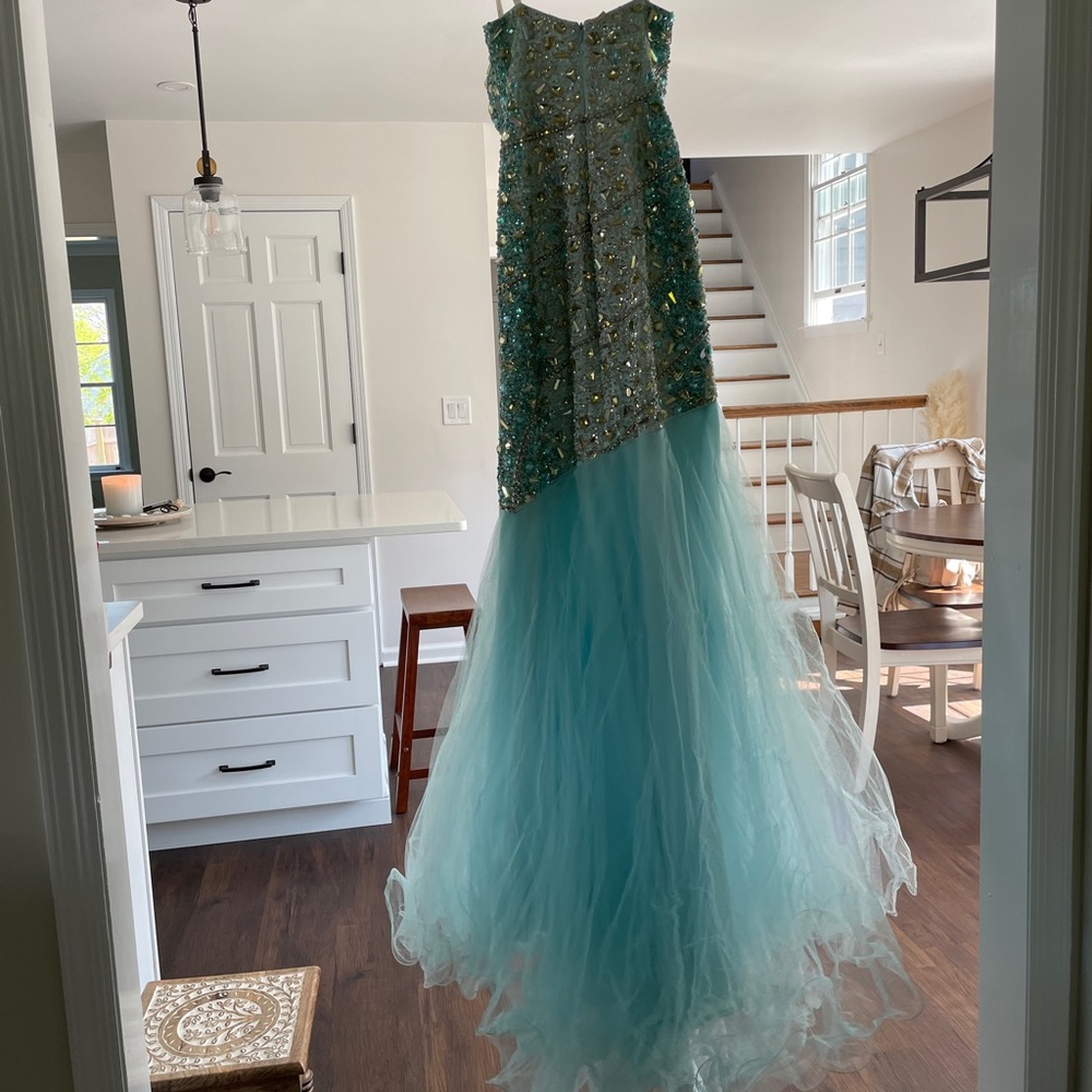 Prom Dress - Picture 4 of 7